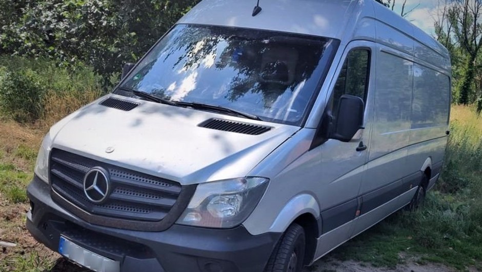 Policjanci odzyskali skradziony samochód jeszcze przed zgłoszeniem kradzieży