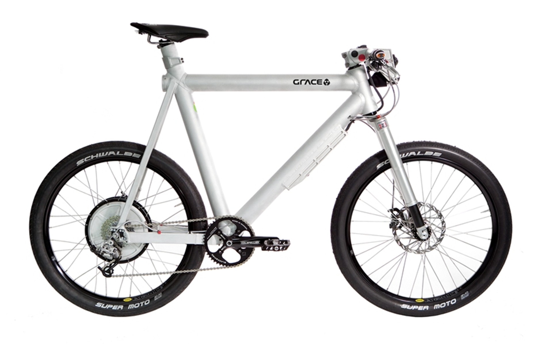 Cena Grace E nie obejmuje kombinezonu