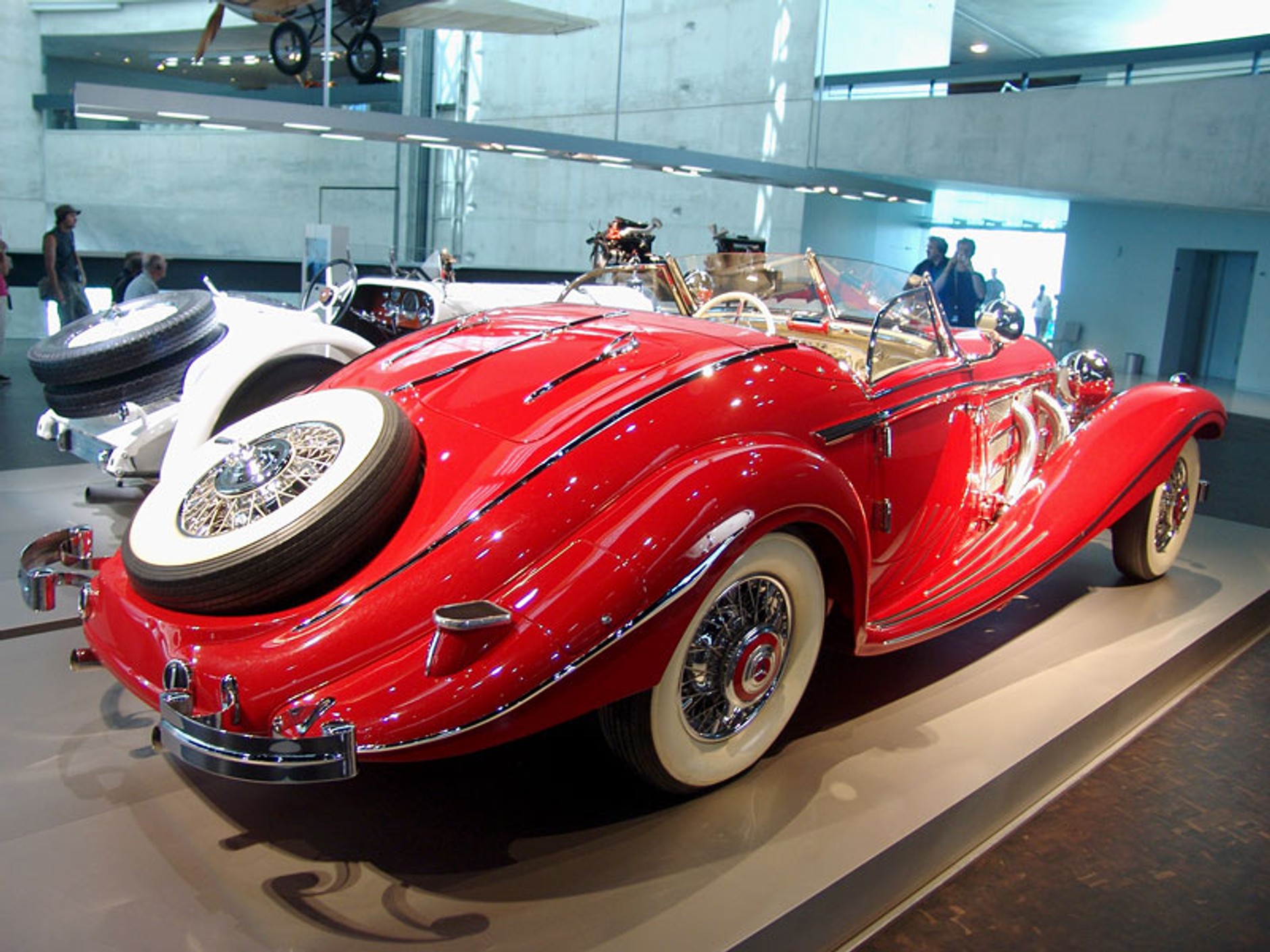 Mercedes-Benz Muzeum: 120 lat historii na 9 piętrach - 1. część (galeria)