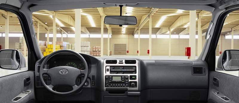 Toyota Hiace po face liftingu