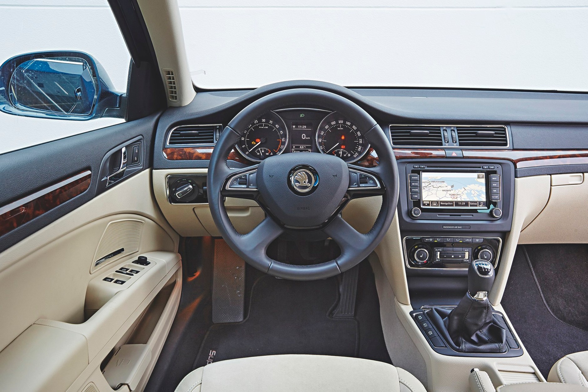 Nowy Volkswagen Passat kontra Kia Optima, Opel Insignia, Peugeot 508 i Skoda Superb