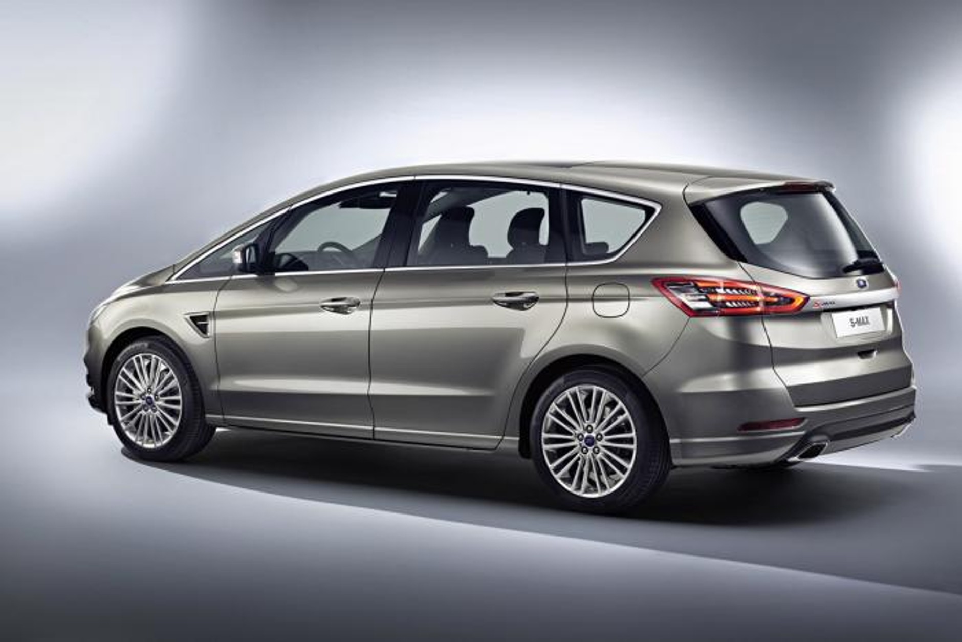 Odmłodzony Ford S-MAX w Paryżu
