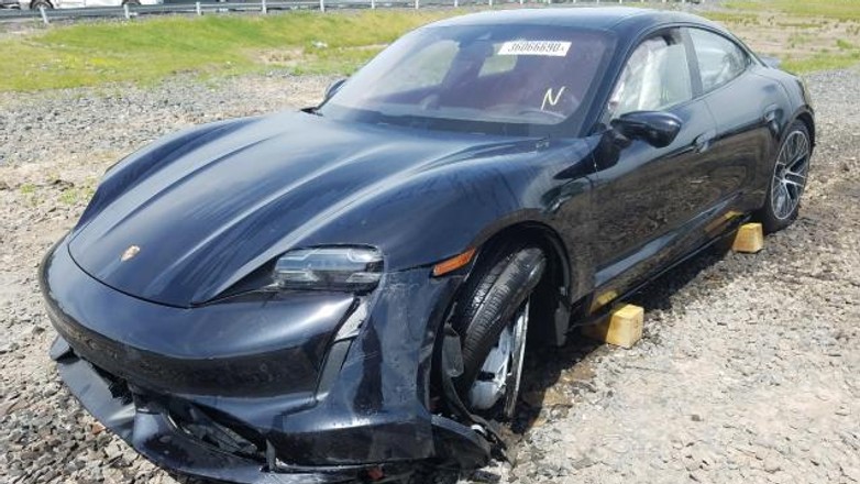 Porsche Taycan Turbo – czy warto kupić rozbity wrak?