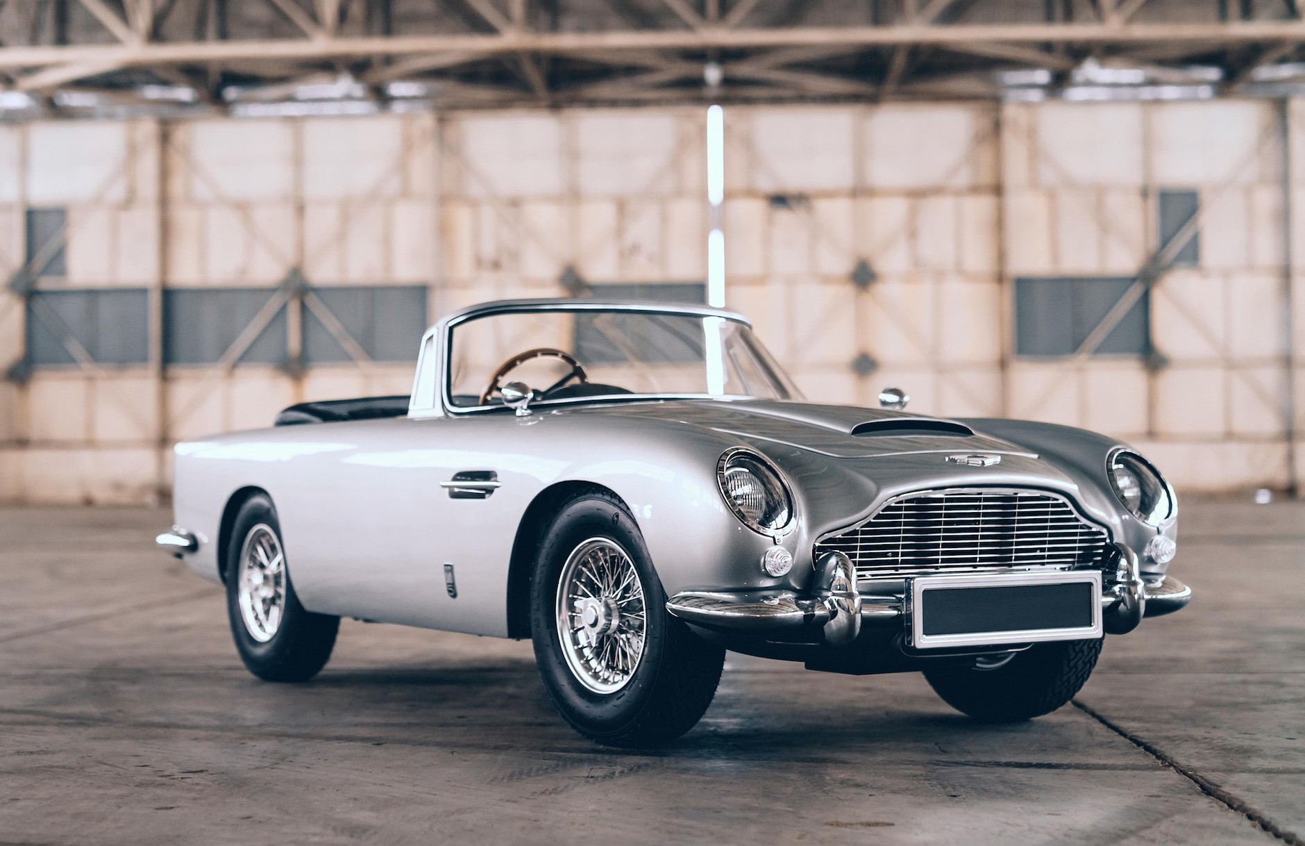 Zabawkowy DB5 Junior "No Time to Die" od The Little Car Company