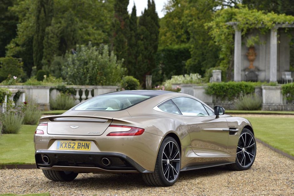 Jak jeździ Aston Martin Vanquish?
