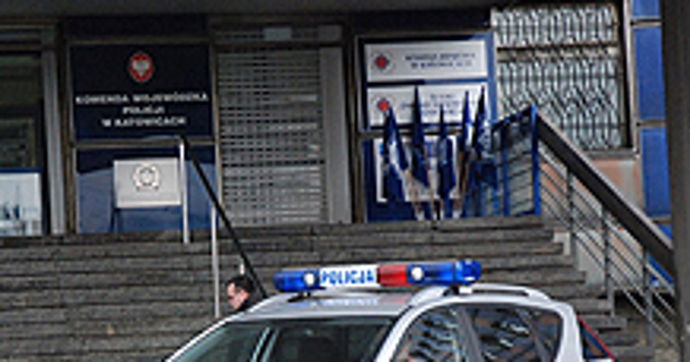 200 cee'dów z kogutami
