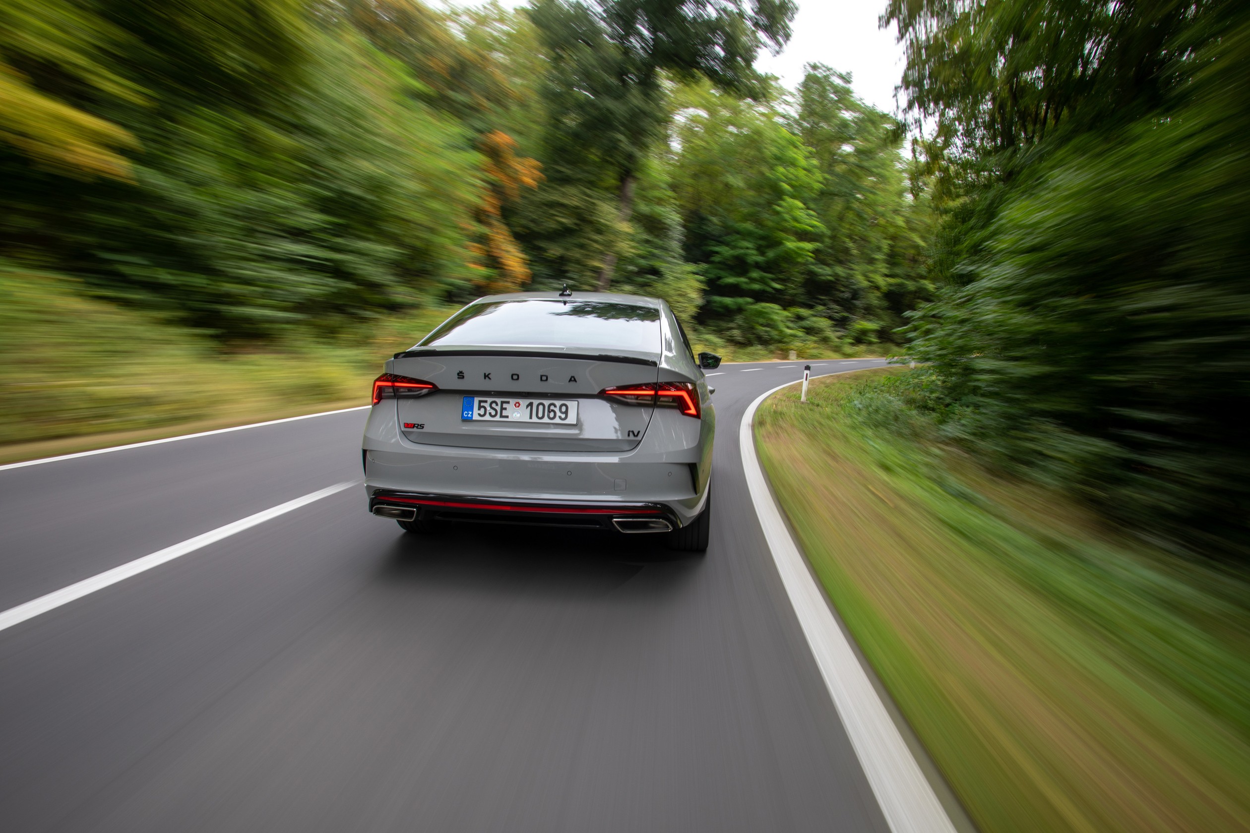 Skoda Octavia RS iV - duży zasięg i szybkie tankowanie na długich trasach