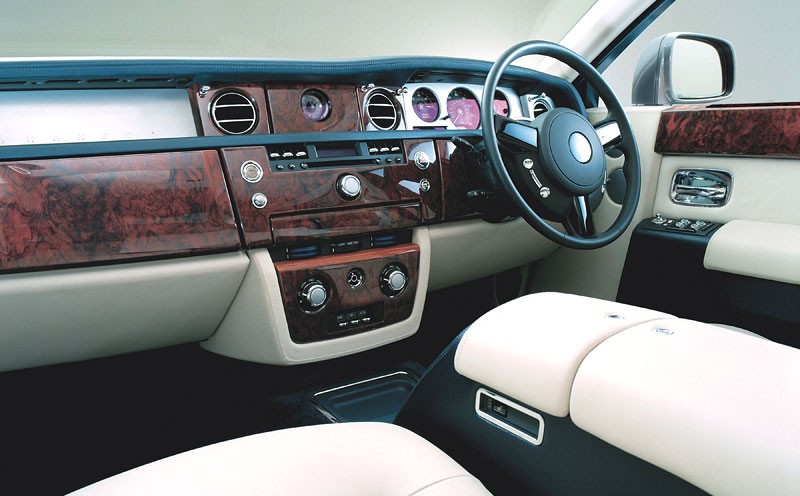 Rolls-Royce Phantom 2009 – diabeł tkwi w szczegółach