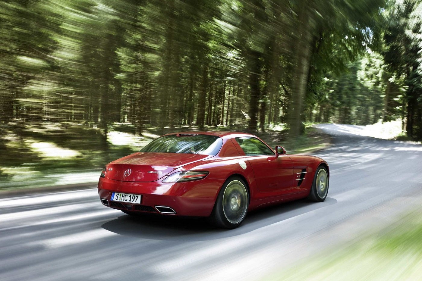 Mercedes SLS AMG Gullwing - Powrót legendy