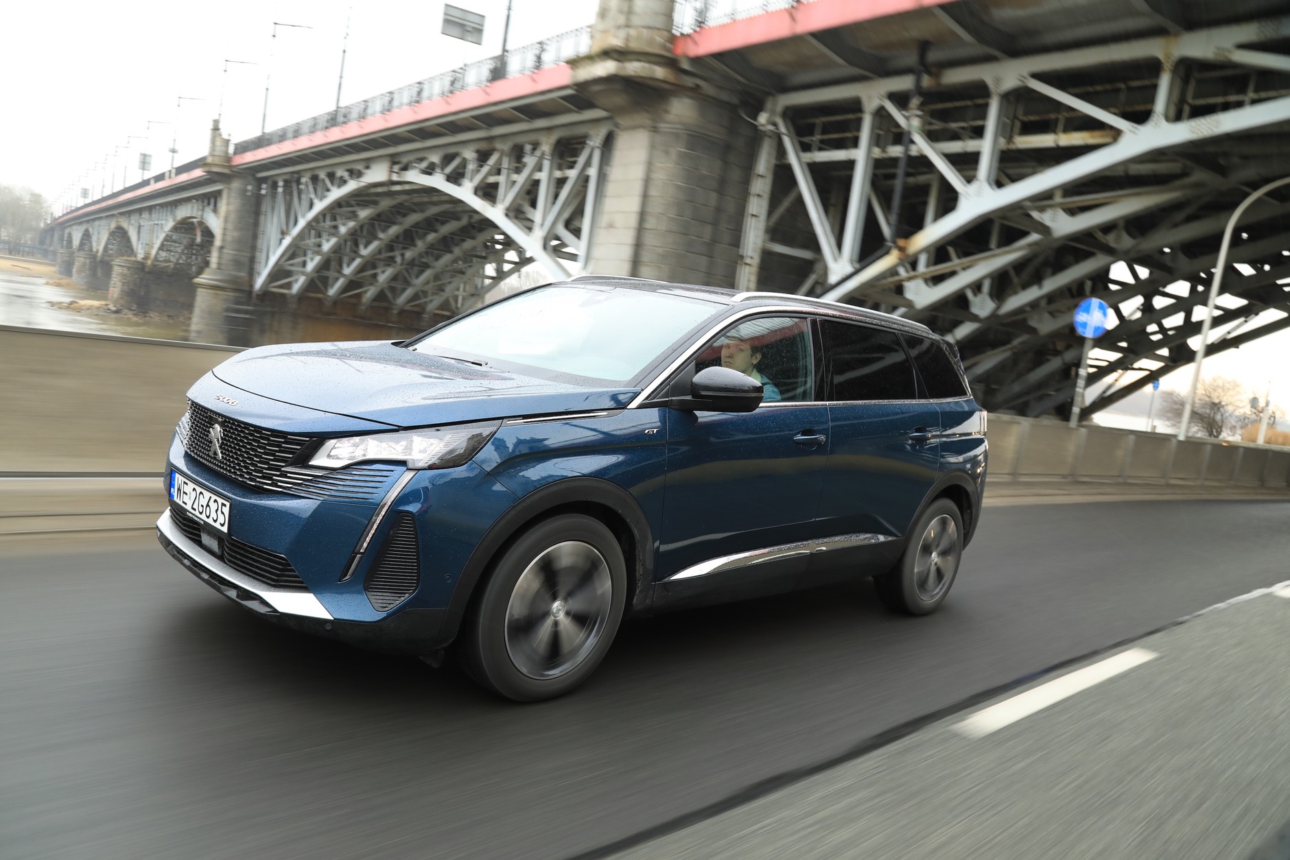 Peugeot 5008 po liftingu to nadal SUV z cechami vana