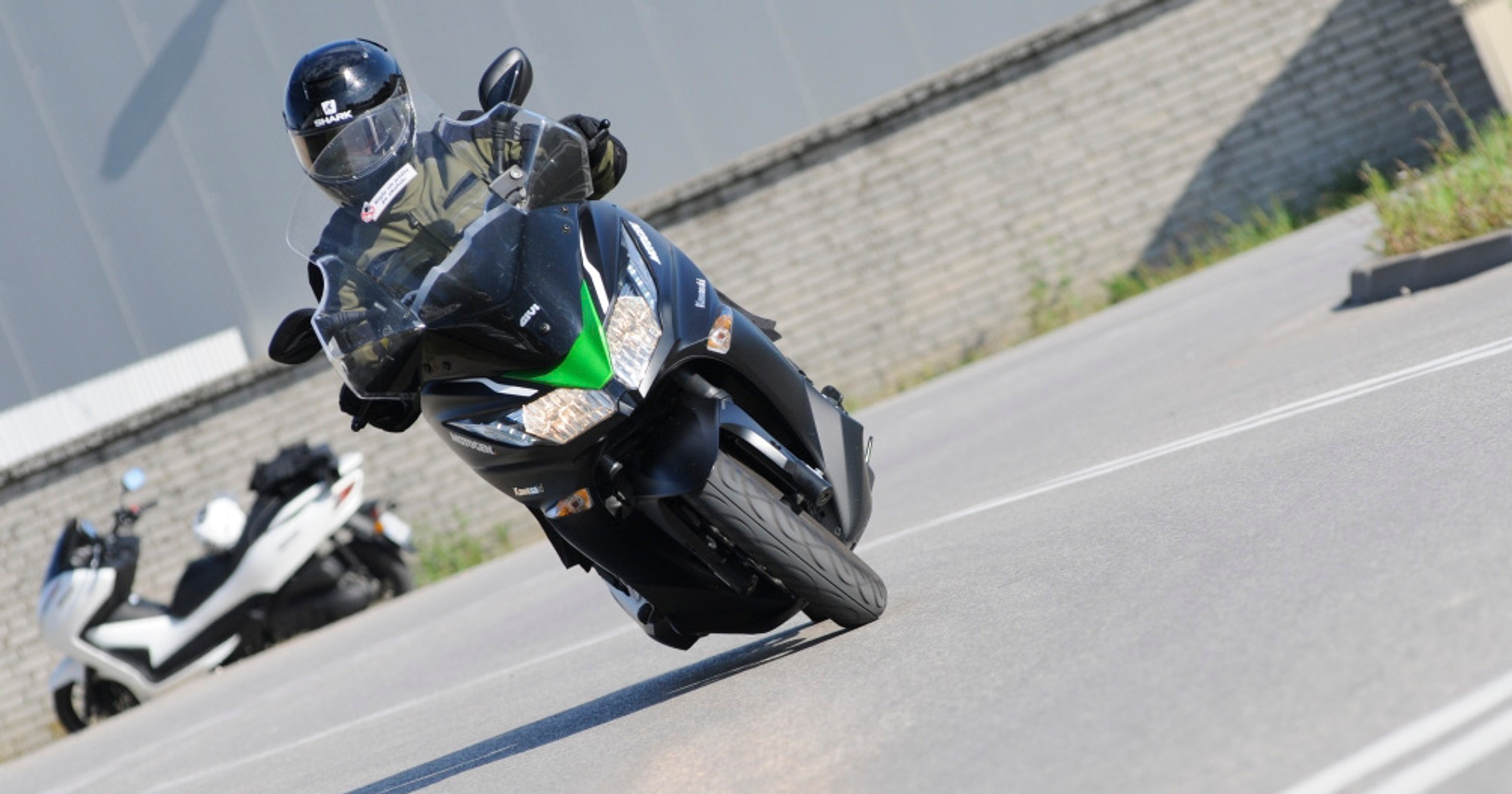Kawasaki J300