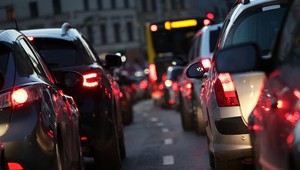 Kiedy największe korki 1 listopada? Sprawdziliśmy ruch w polskich miastach