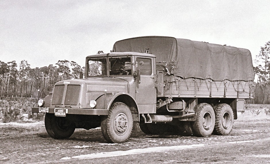 Tatra 111