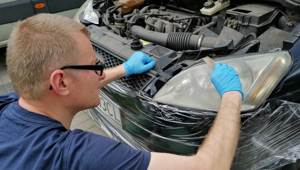 Polerowanie reflektorów krok po kroku