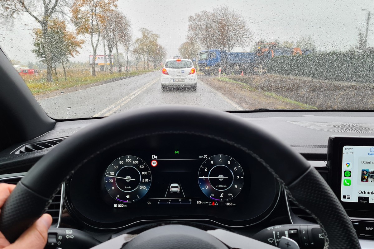 Wystarczy deszcz i auto głupieje. Tysiące samochodów ma ten problem