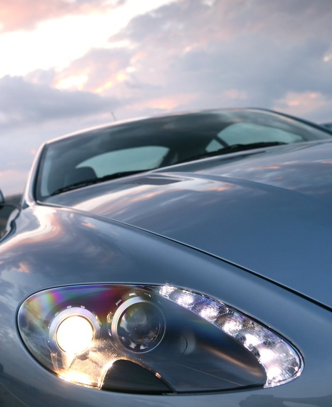 Aston Martin V8 Vantage: mocniejszy i szybszy