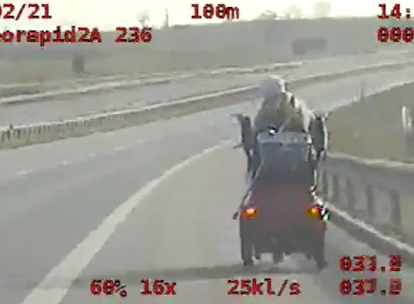 Jechała wózkiem inwalidzkim po drodze ekspresowej S5