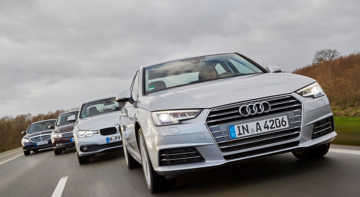 Benzynowe sedany - Audi A4 kontra BMW 318i, Mercedes C 180 i VW Passat
