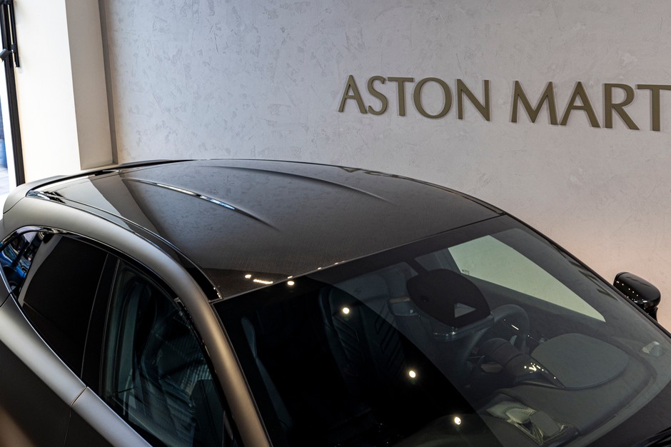 Aston Martin DBX S