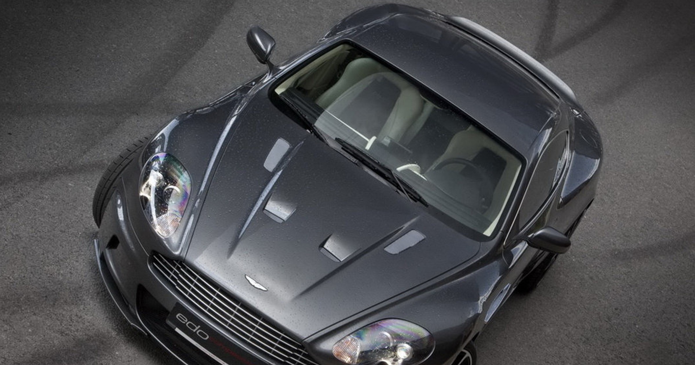 Aston Martin DB9 za pieniądze rosyjskiego milionera zamienił się w DBS