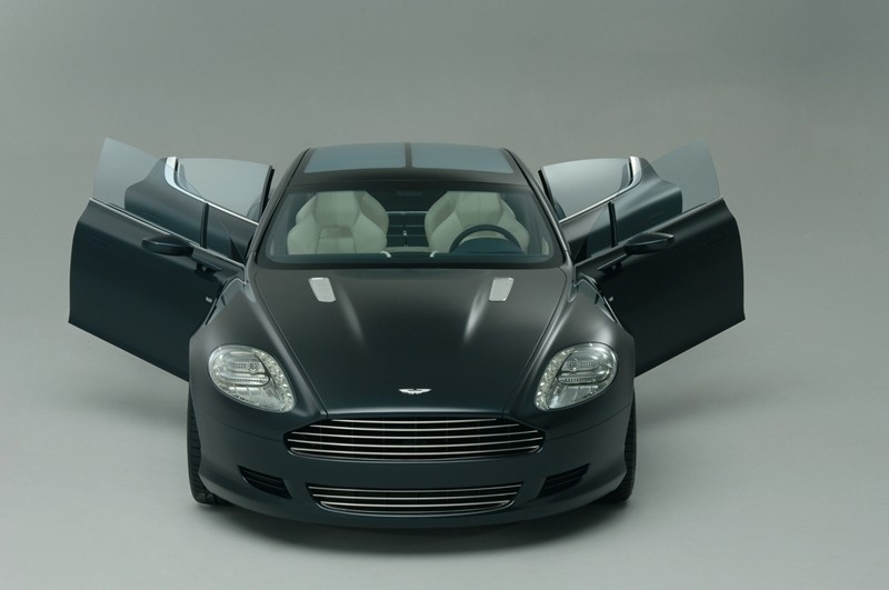Aston Martin Rapide vs Rapide