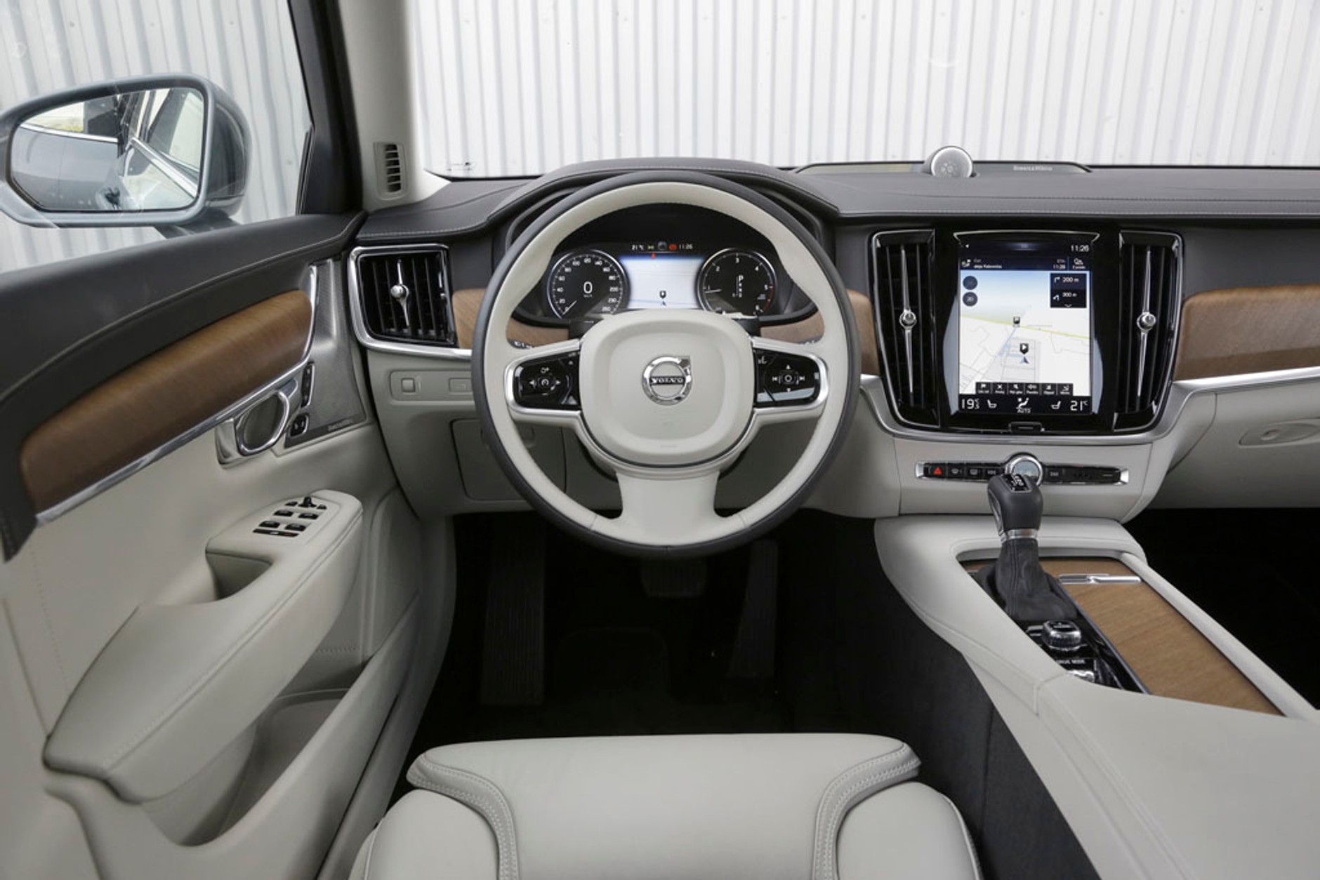 Volvo S90 D4 - inny wymiar luksusu