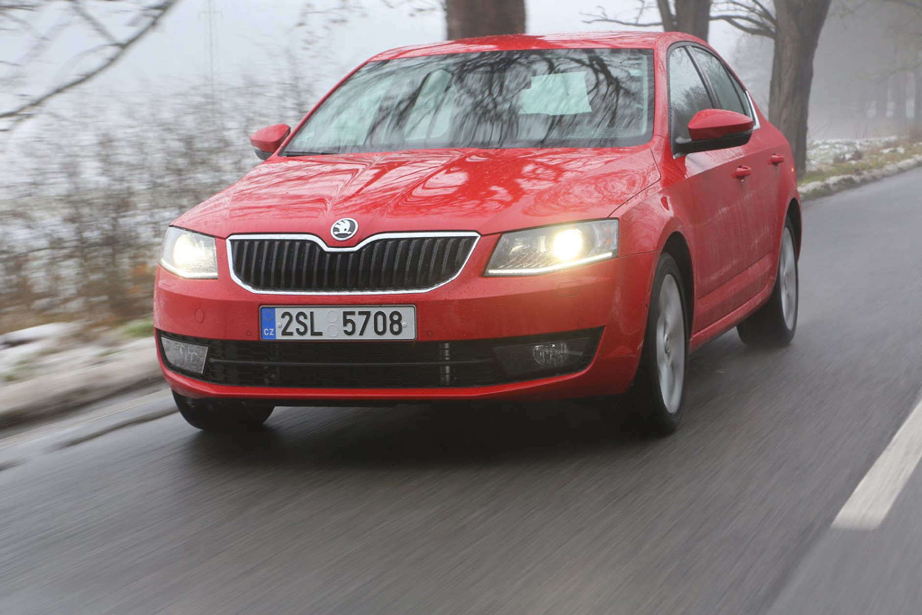 Jak jeździ nowa Skoda Octavia: czy stawia Golfa w cieniu?
