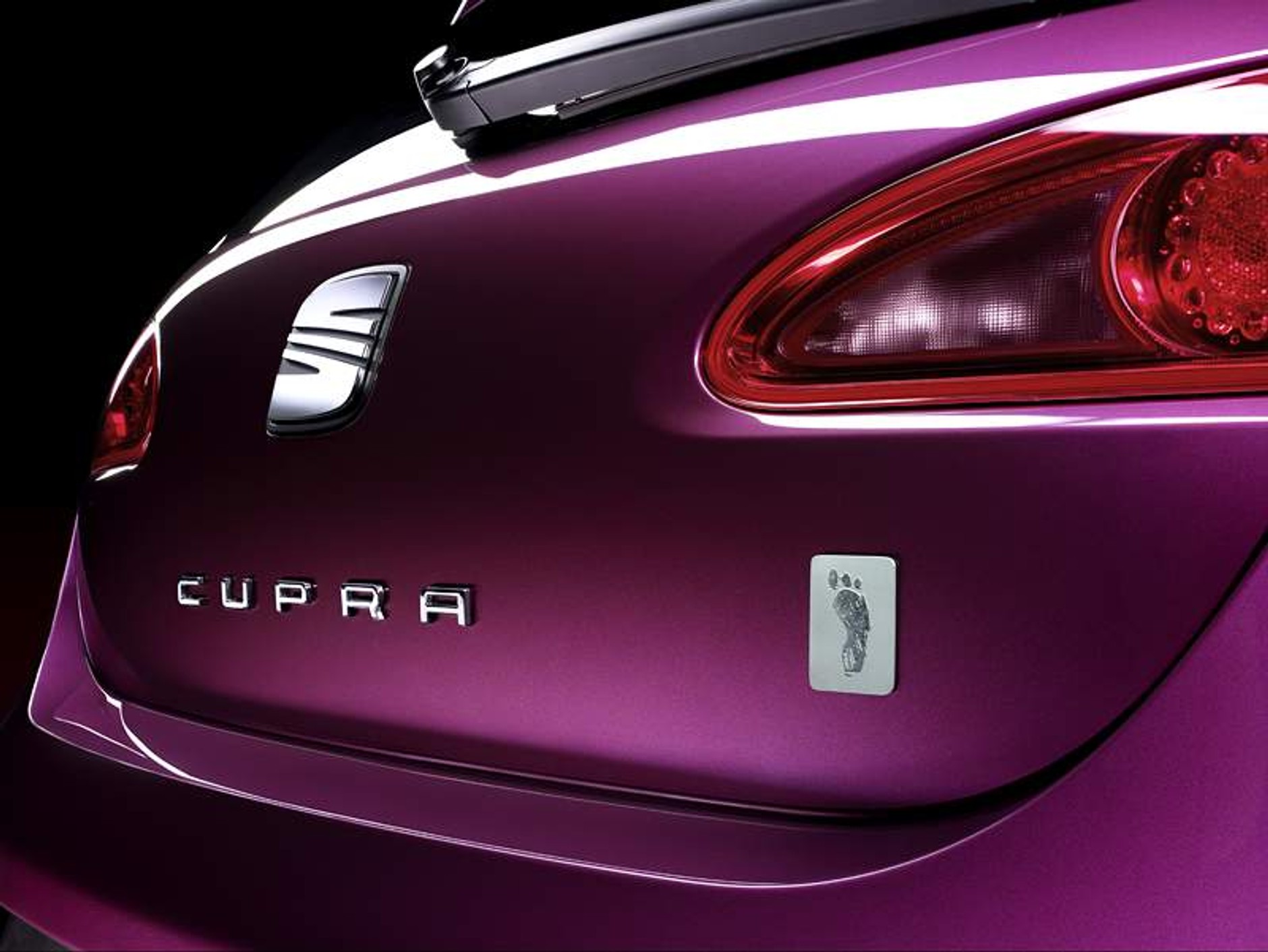 Seat Leon Pies Descalzos z podpisem Shakiry