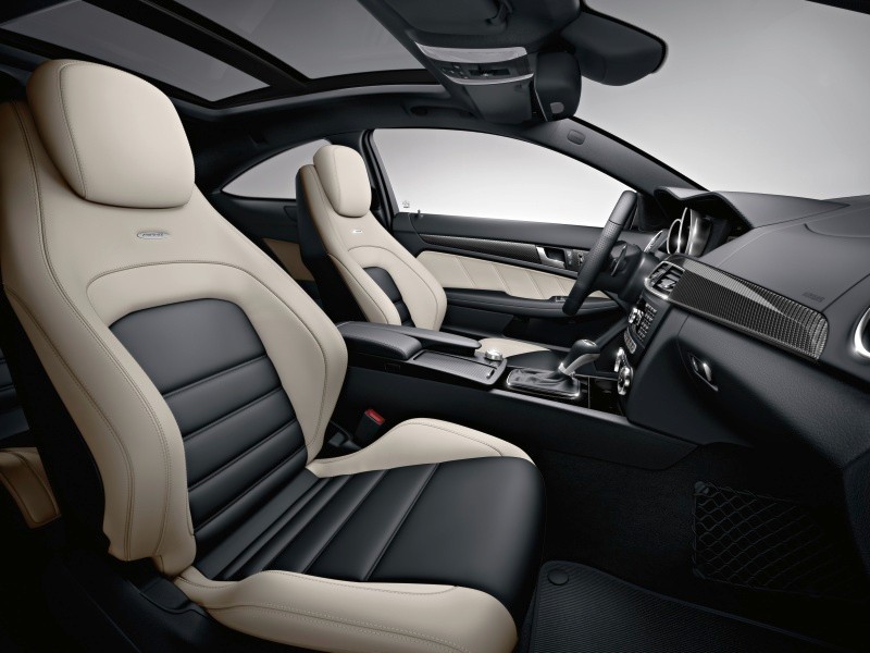 Mercedes C 63 AMG coupe V8