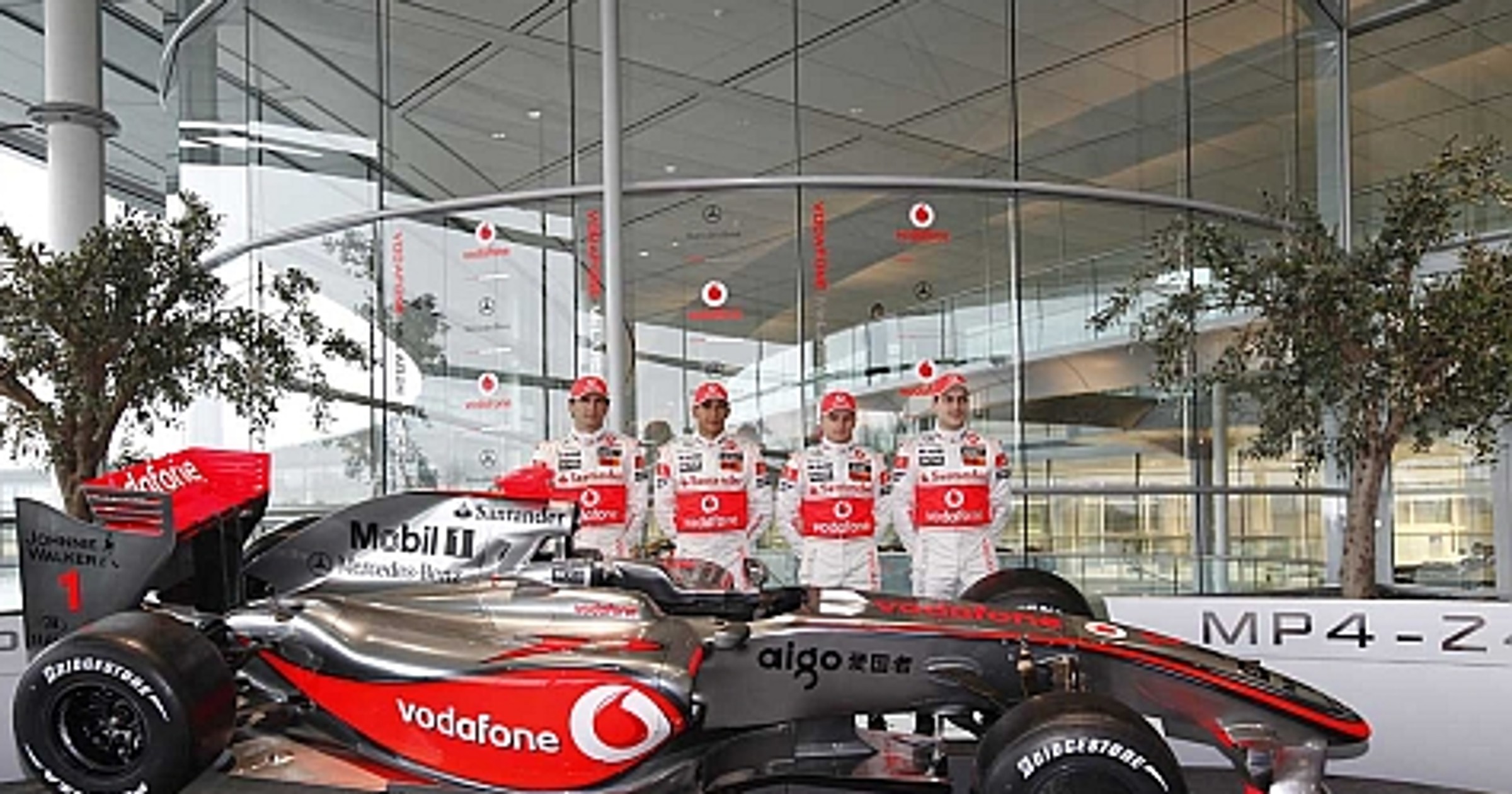 McLaren Mercedes MP4-24 - Nowy bolid dla Lewisa Hamiltona