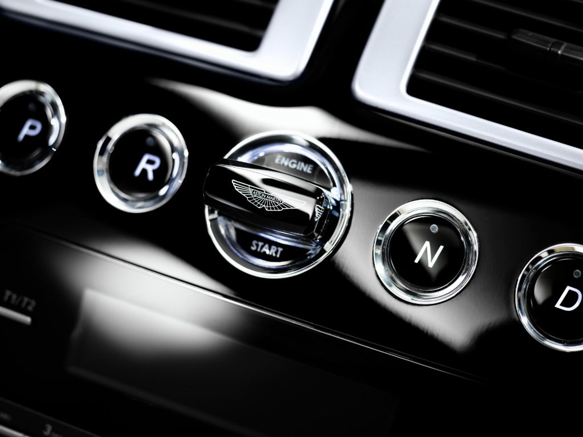 Aston Martin Virage powraca