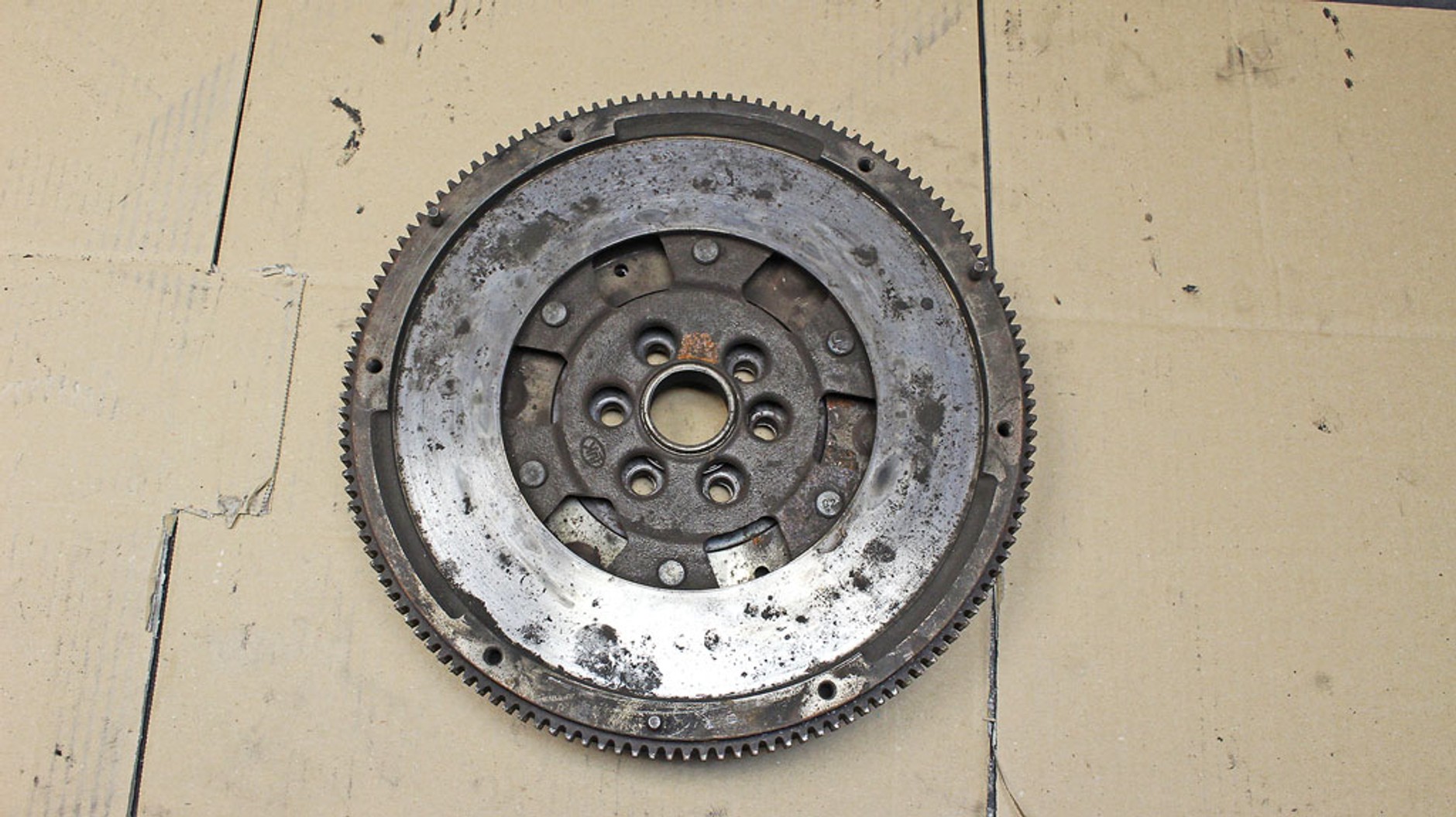 Na czym polega regeneracja koła dwumasowego?