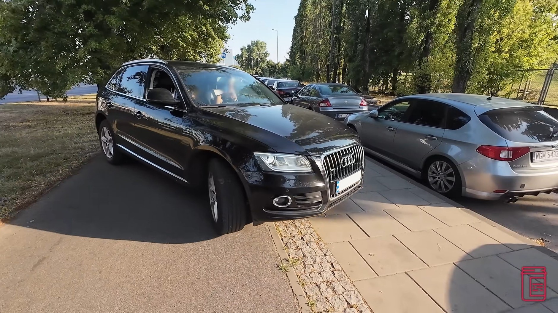 Za jazdę wzdłuż po chodniku przysługuje mandat w wysokości 1500 zł