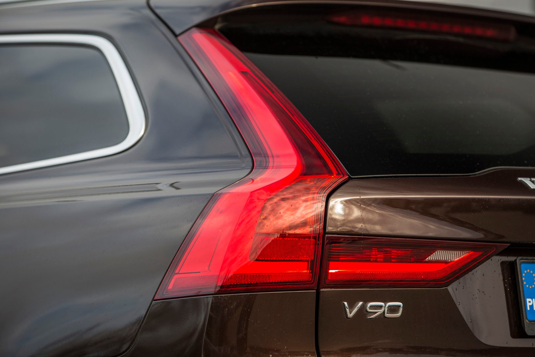 Volvo V90 D5 AWD - pięć metrów dobrego stylu