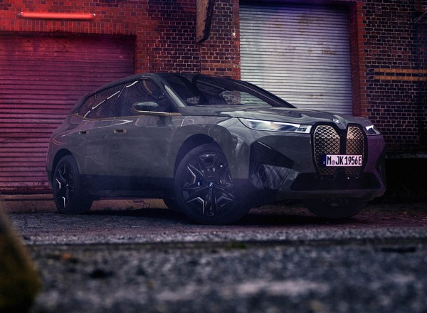 Elektryczne BMW iX w wersji "M" – 3,8 do "setki" i ponad 560 km zasięgu