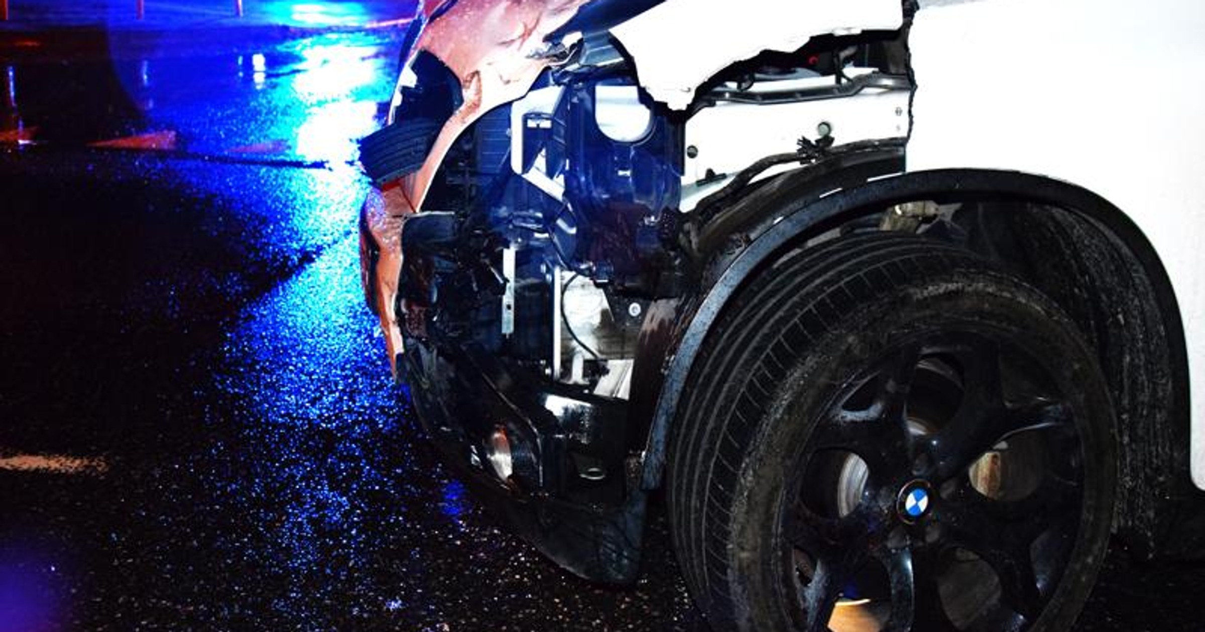 Kolizja w Ełku. Kierowca BMW z sądowym zakazem i fałszywymi tablicami