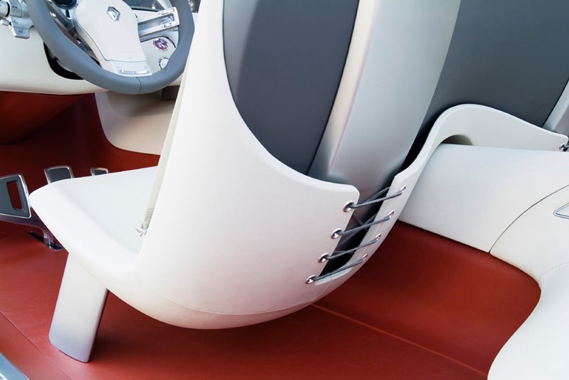 Renault Nepta: pięciometrowy kabriolet dla czterech osób