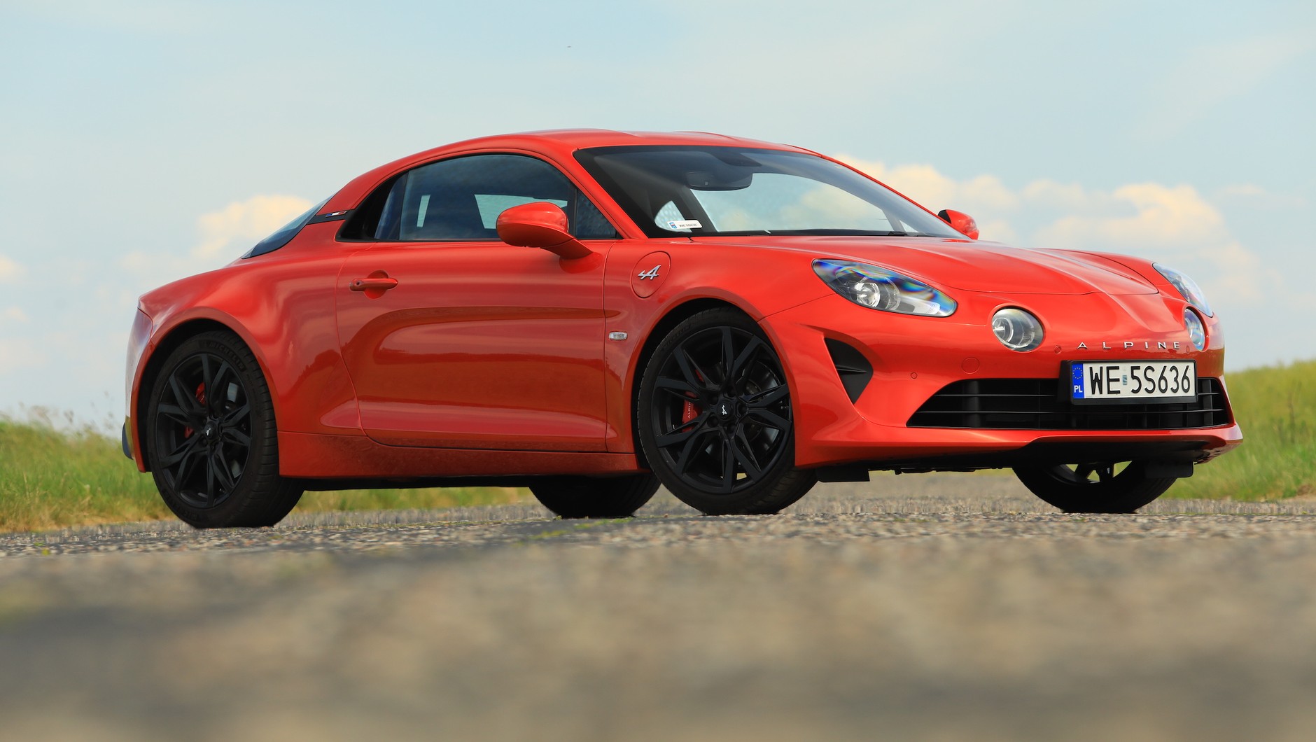 Alpine A110 GT – długość 4181 mm, szer. 1798 m, rozstaw osi 2419 mm