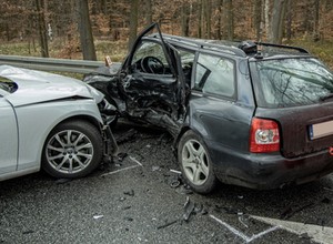 Mniej ofiar śmiertelnych na drogach UE, jednak do celu daleko. Jak wypada Polska?
