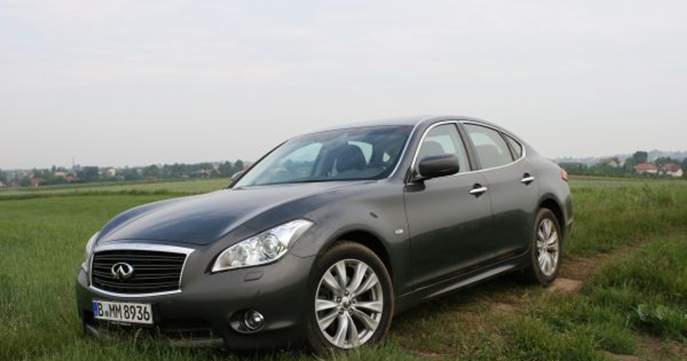 Infiniti M