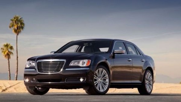 Nadjeżdża Chrysler 300 w wersji hybrydowej