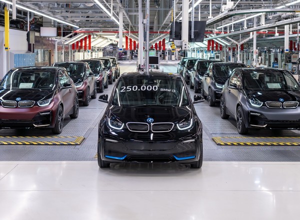 BMW kończy produkcję przełomowego modelu. Zastąpi go nowe Mini