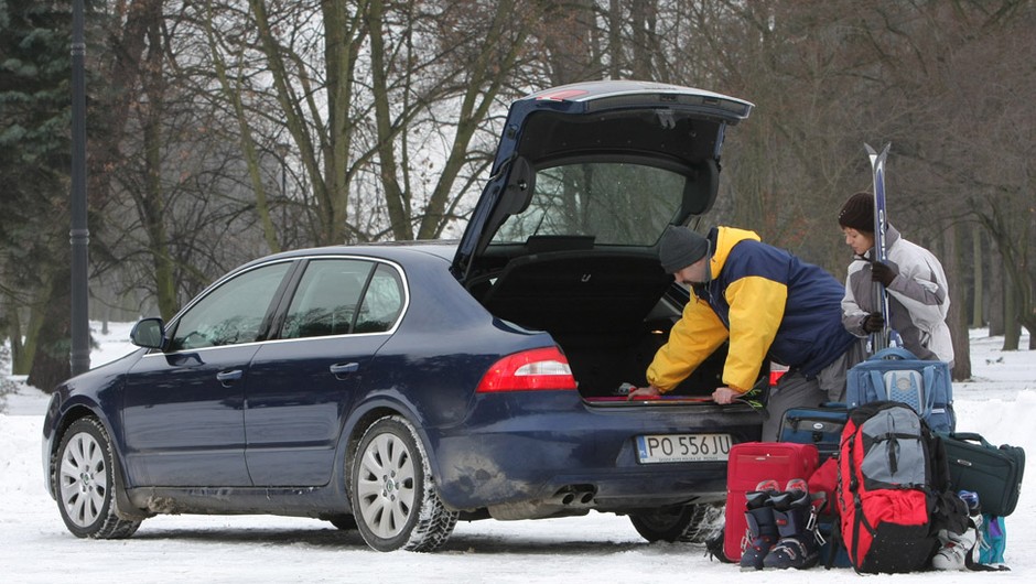 Zanim zapakujesz bagażnik: 7 rzeczy o których warto pamiętać przed zimową podróżą