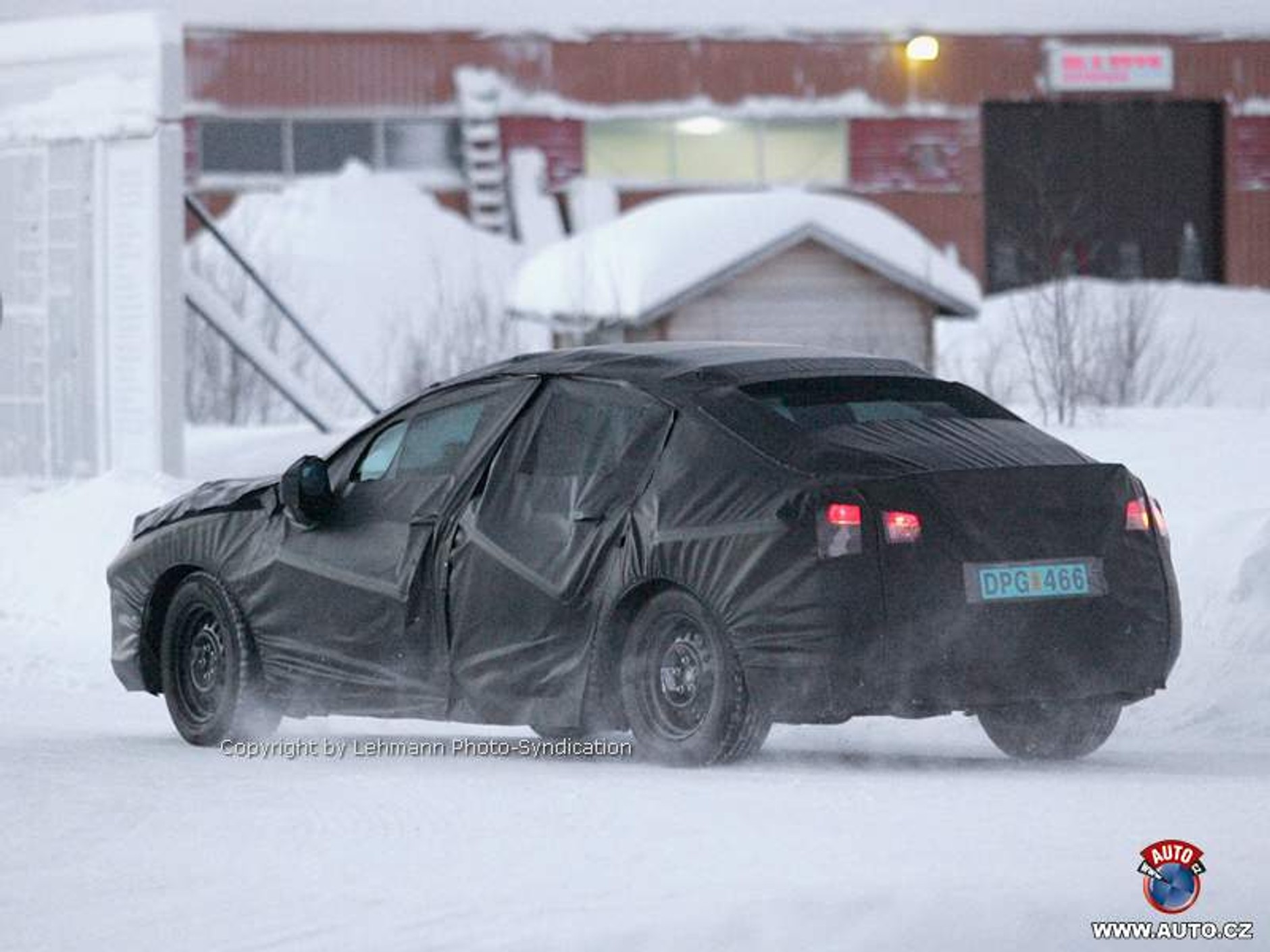 Zdjęcia szpiegowskie: nowy Citroën C5