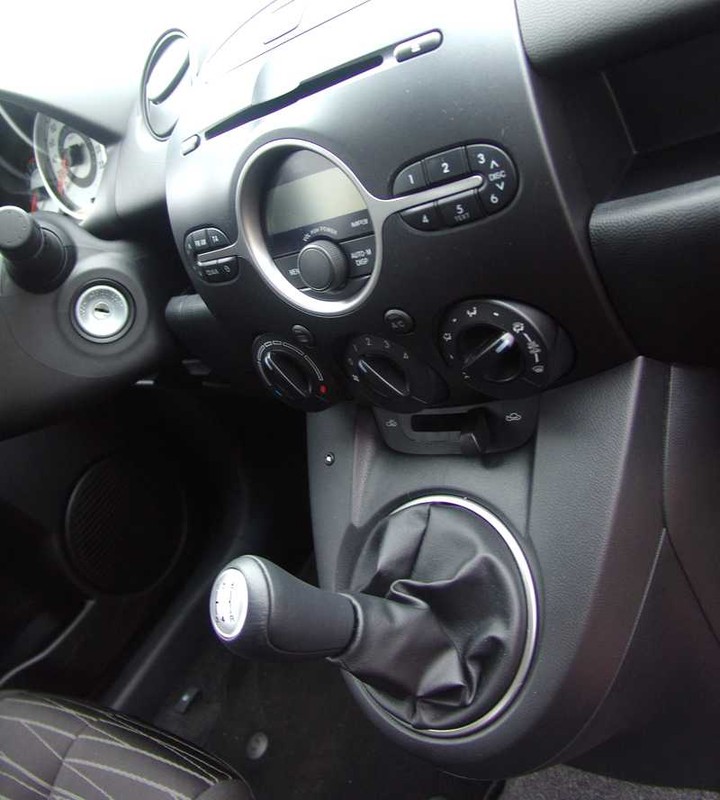 Mazda2
