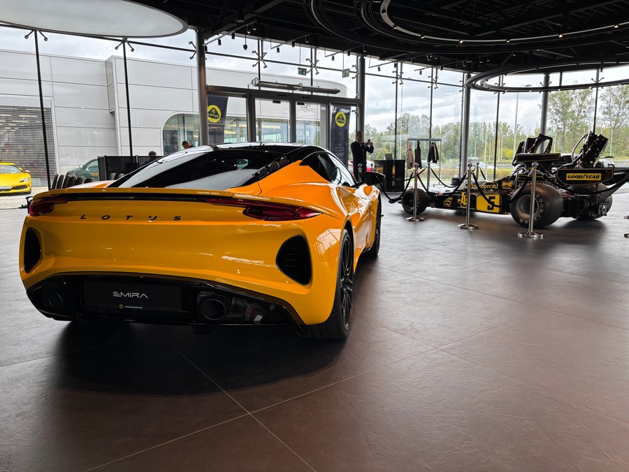 Lotus oficjalnie w Polsce