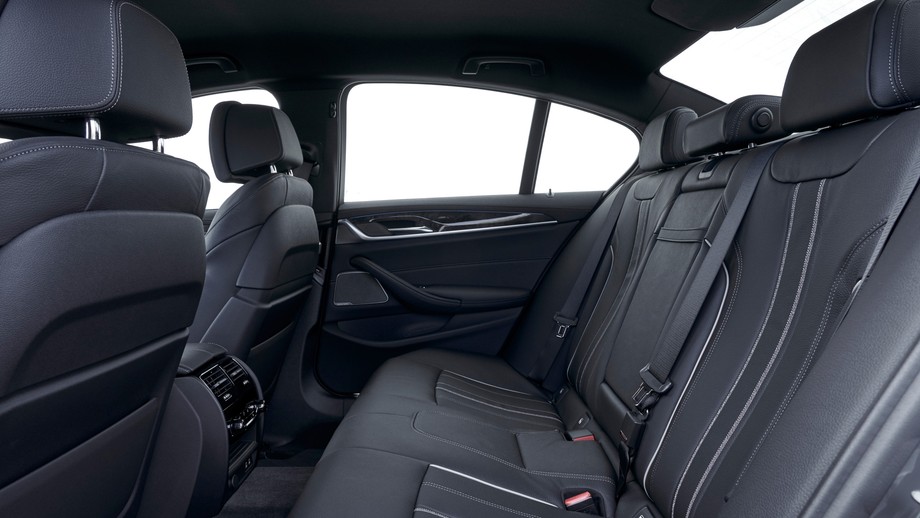 BMW Serii 5 7 generacja 2020 rok limuzyna