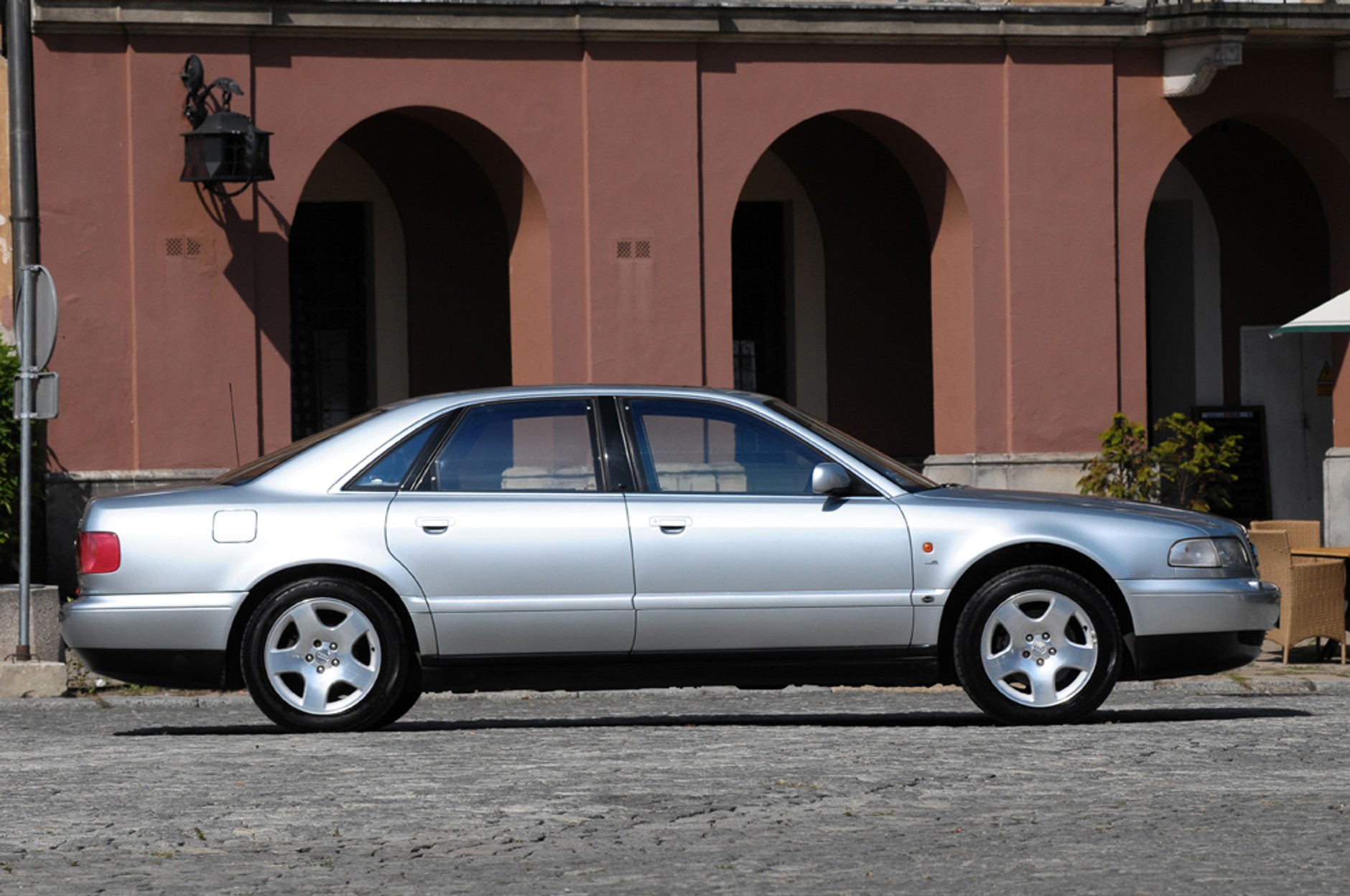 Audi A8 (1994-2002) - Wciąż nie na każdą kieszeń