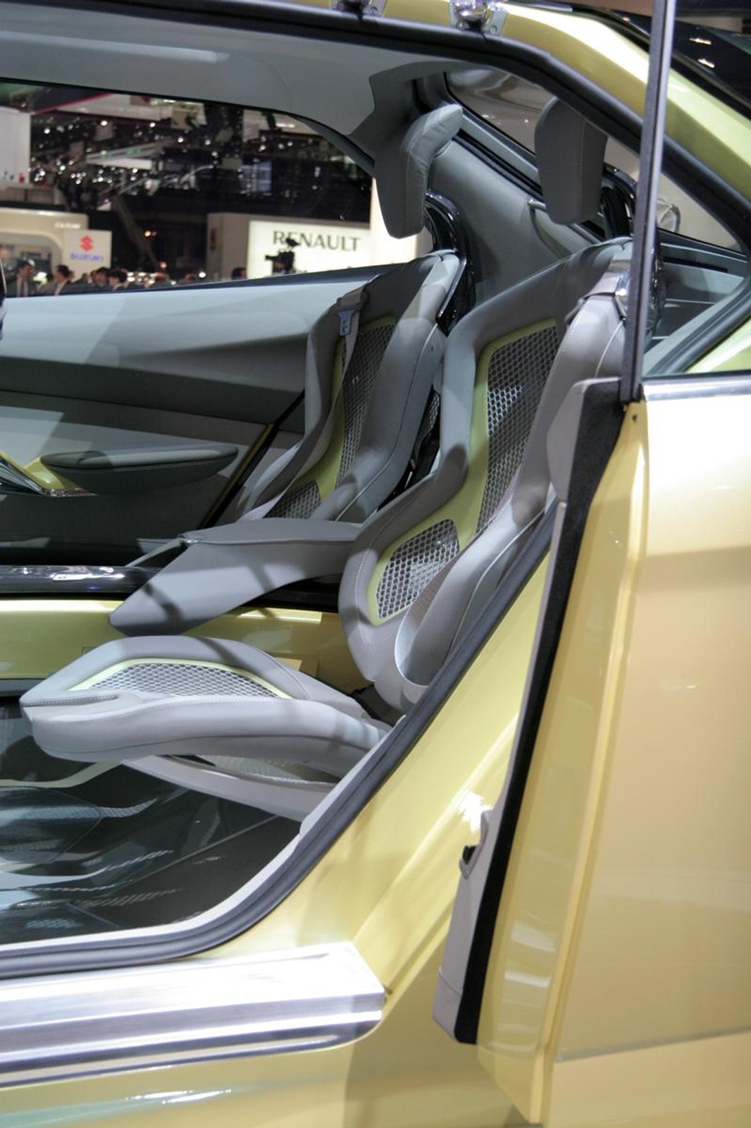 Ford w 2010: nowy Focus będzie produkowany w Saarlouis, C-Max w Walencji