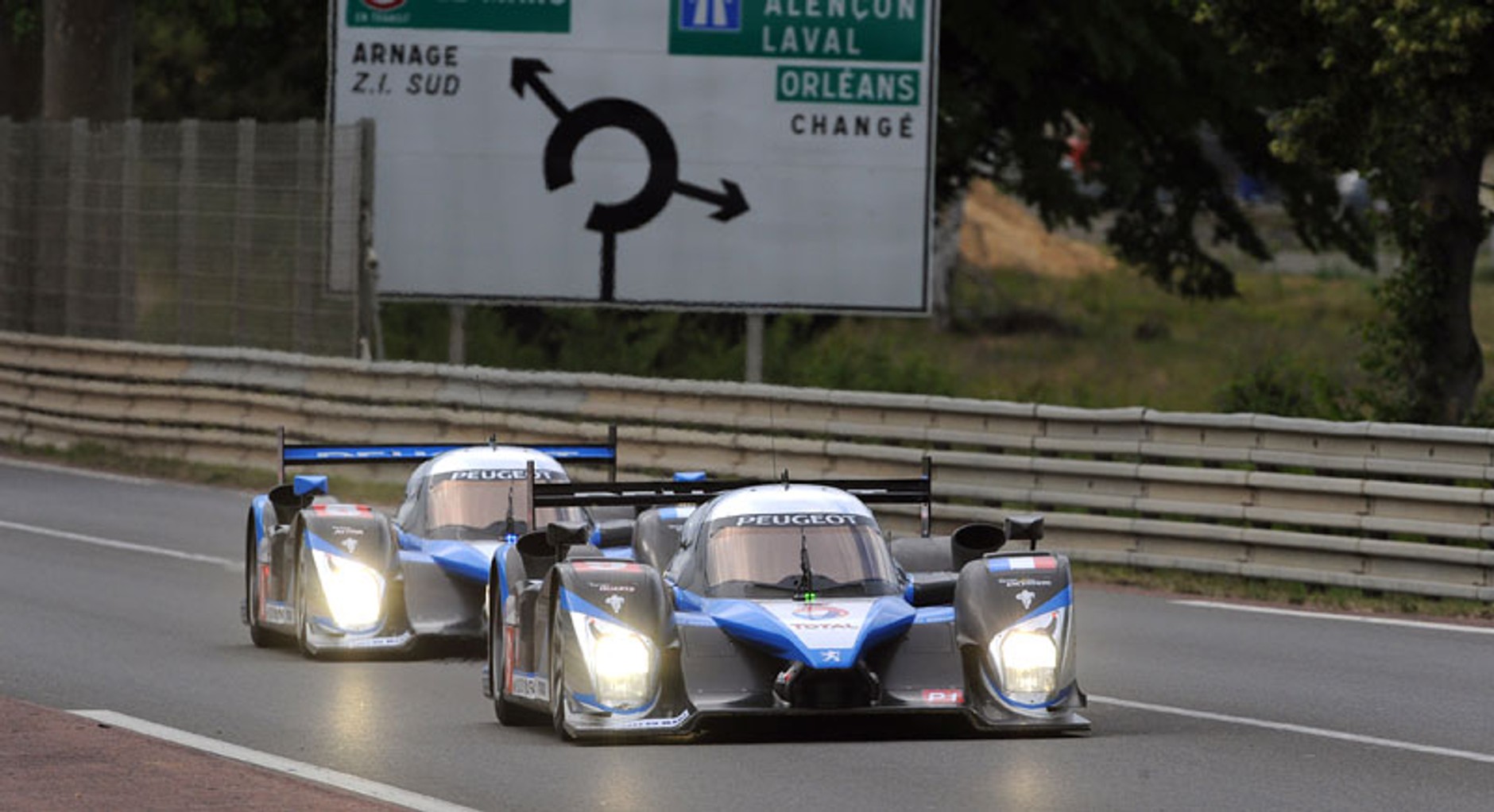 24 Heures du Mans: zdecydowana dominacja zespołu Peugeot Total